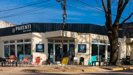 Fachada del local Parenti en Basavilbaso