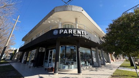 Fachada del local Parenti en Urdinarrain
